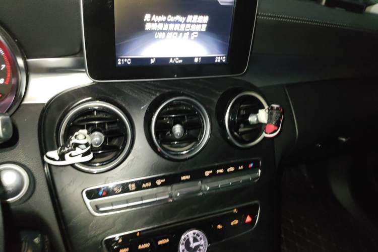 Used Mercedes-Benz C-Class 2018 C 200 L Sport Edition Audio And AC Panel
