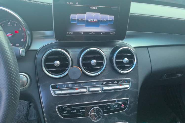 Used Mercedes-Benz C-Class 2018 C 180 L Fashion Edition Sport Version Audio And AC Panel