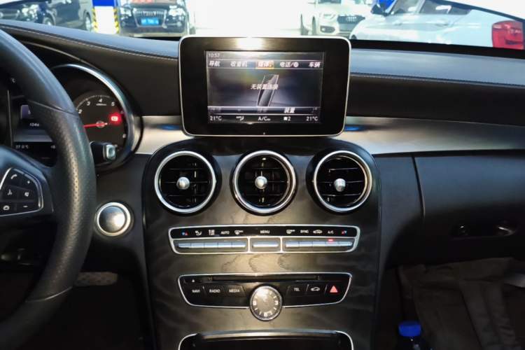 Used Mercedes-Benz C-Class 2018 C 180 L Fashion Edition Sport Version Audio And AC Panel