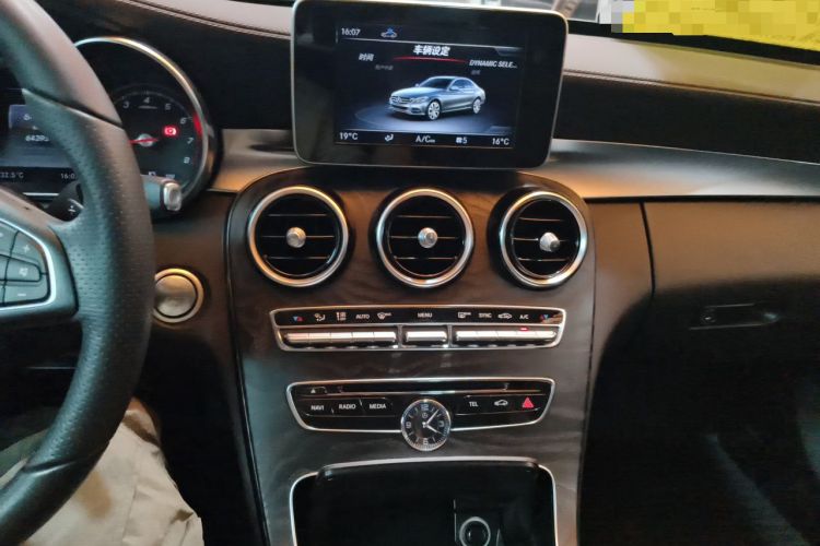 Used Mercedes-Benz C-Class 2018 C 180 L Fashion Edition Sport Version Audio And AC Panel