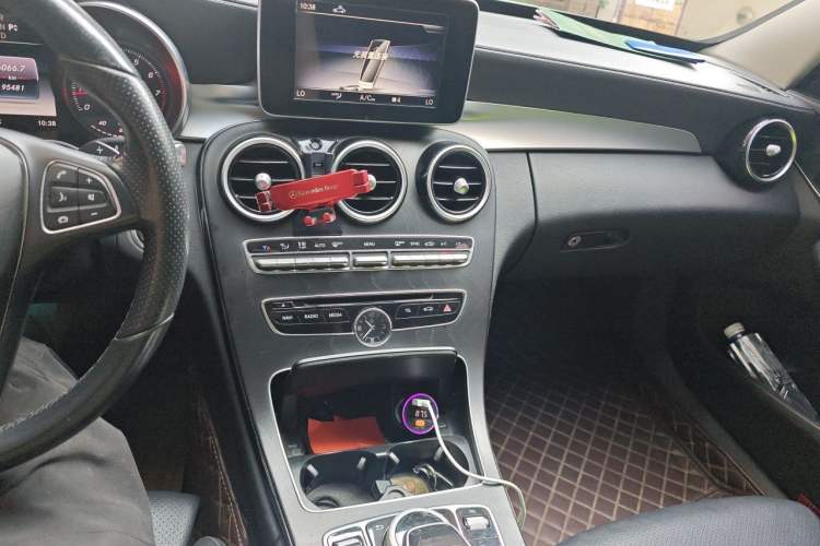 Used Mercedes-Benz C-Class 2018 C 180 L Fashion Edition Sport Version Audio And AC Panel