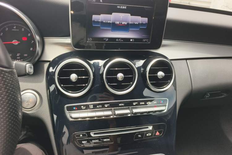 Used Mercedes-Benz C-Class 2018 C 200 Sport Edition Audio And AC Panel