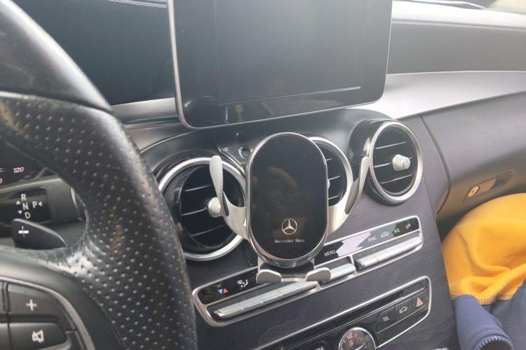 Used Mercedes-Benz C-Class 2018 C 180 L Fashion Edition Sport Version Audio And AC Panel