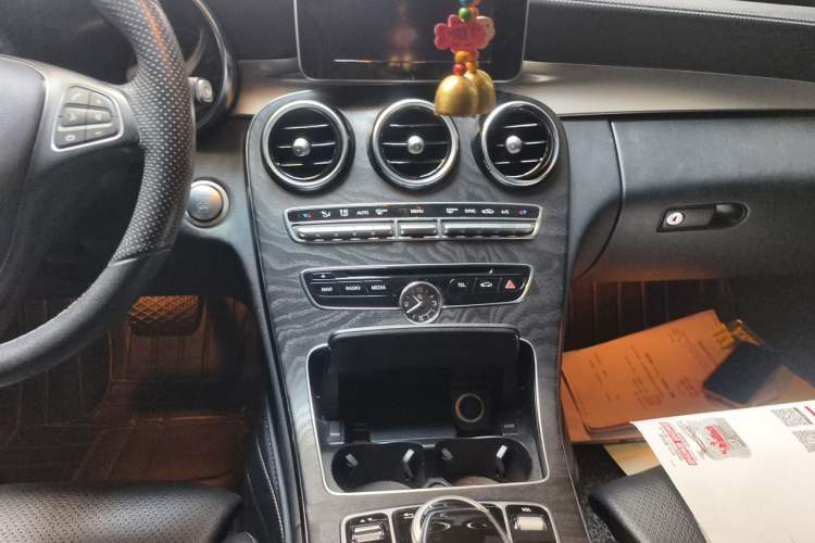 Used Mercedes-Benz C-Class 2018 C 180 L Fashion Edition Sport Version Audio And AC Panel