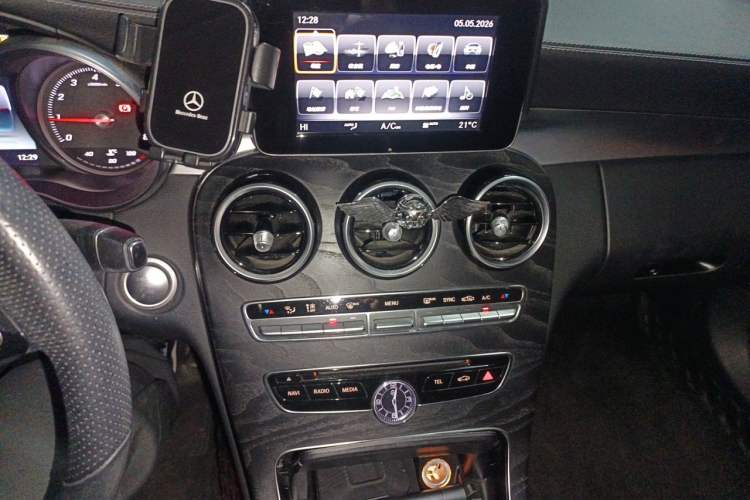 Used Mercedes-Benz C-Class 2018 C 200 L Sport Edition Audio And AC Panel