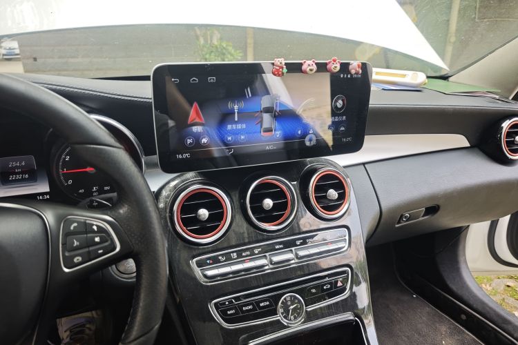 Used Mercedes-Benz C-Class 2018 C 180 L Fashion Edition Sport Version Audio And AC Panel