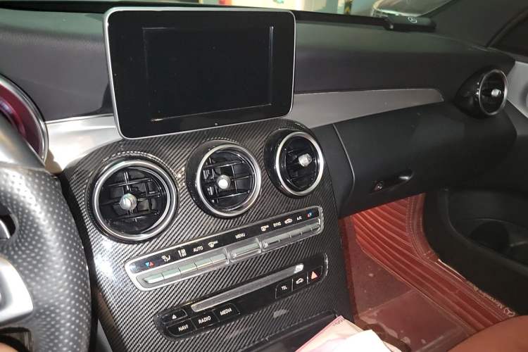 Used Mercedes-Benz C-Class 2018 C 200 Sport Edition Audio And AC Panel