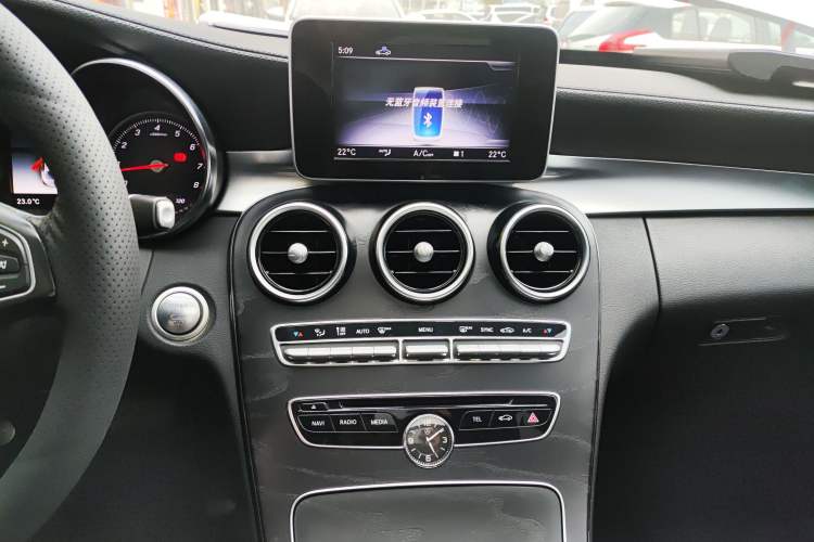 Used Mercedes-Benz C-Class 2018 C 180 L Fashion Edition Sport Version Audio And AC Panel