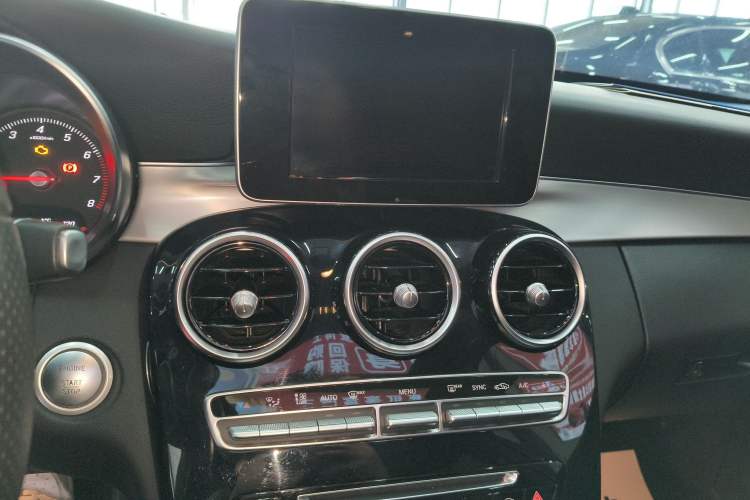 Used Mercedes-Benz C-Class 2018 C 200 Sport Edition Audio And AC Panel
