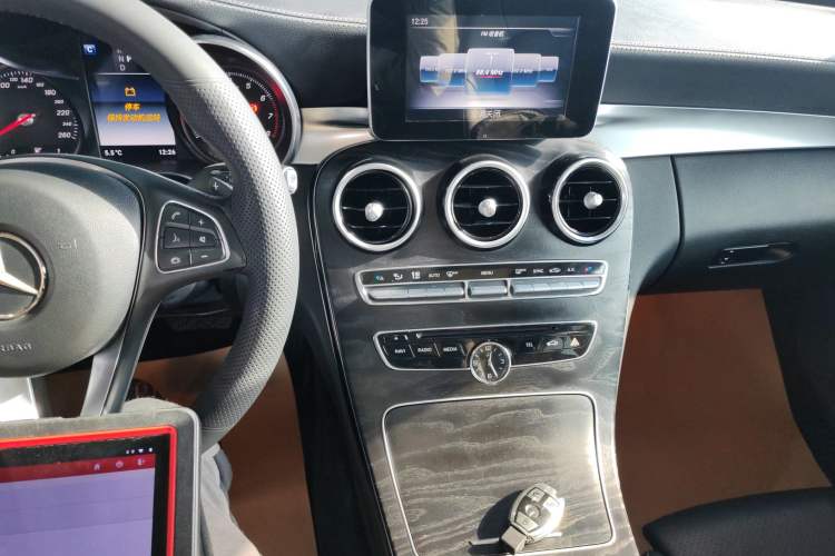 Used Mercedes-Benz C-Class 2018 C 200 L Sport Edition Audio And AC Panel