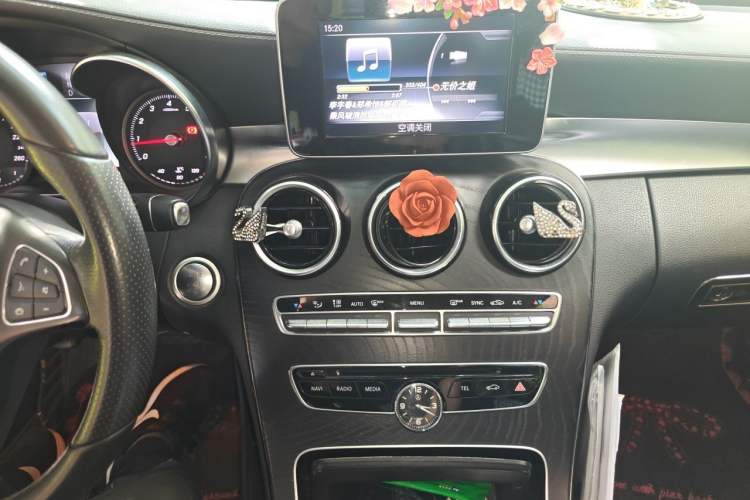 Used Mercedes-Benz C-Class 2018 C 180 L Fashion Edition Sport Version Audio And AC Panel