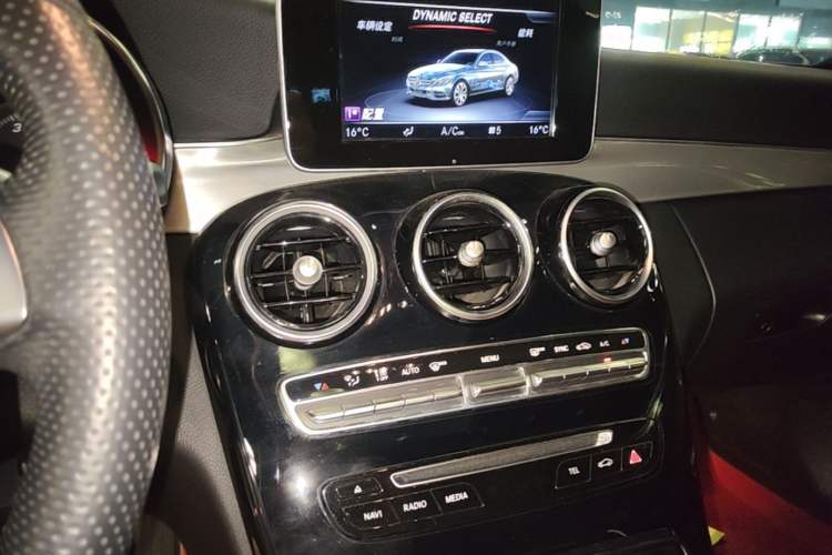 Used Mercedes-Benz C-Class 2018 C 200 Sport Edition Audio And AC Panel