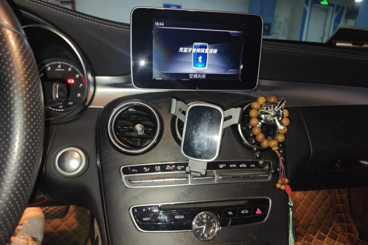 Used Mercedes-Benz C-Class 2018 C 180 L Fashion Edition Sport Version Audio And AC Panel
