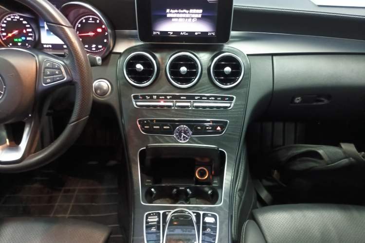 Used Mercedes-Benz C-Class 2018 C 180 L Fashion Edition Sport Version Audio And AC Panel