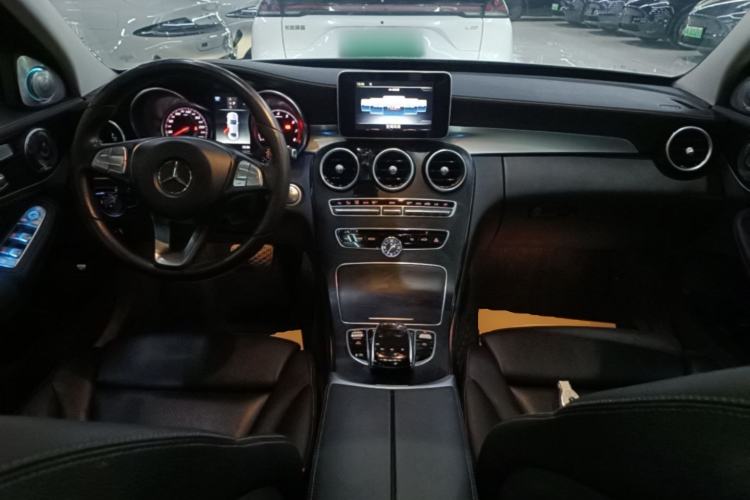 Used Mercedes-Benz C-Class 2018 C 200 L Sport Edition Center Console