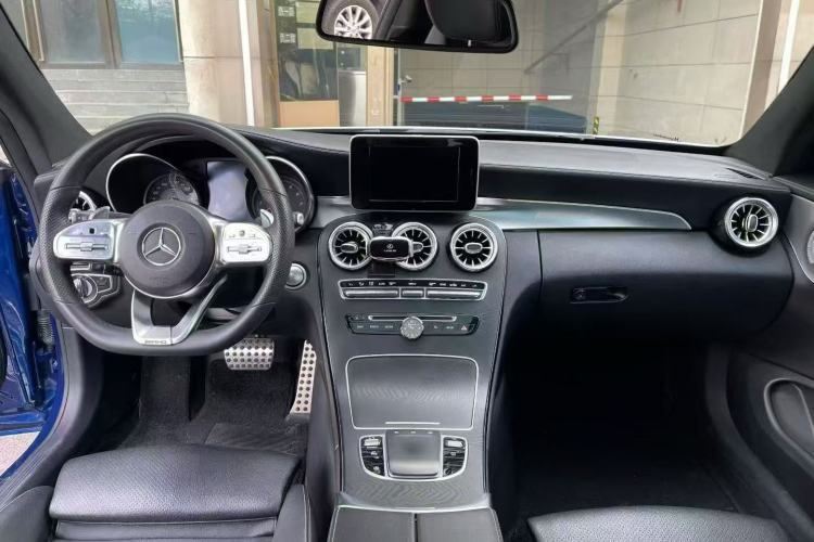 Used Mercedes-Benz C-Class 2018 C 200 Coupe Center Console