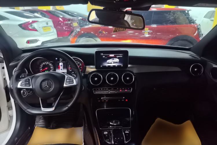 Used Mercedes-Benz C-Class 2018 C 200 Sport Edition Center Console