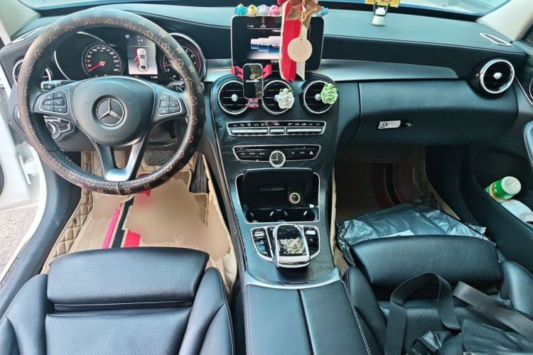 Used Mercedes-Benz C-Class 2018 C 200 L Sport Edition Center Console