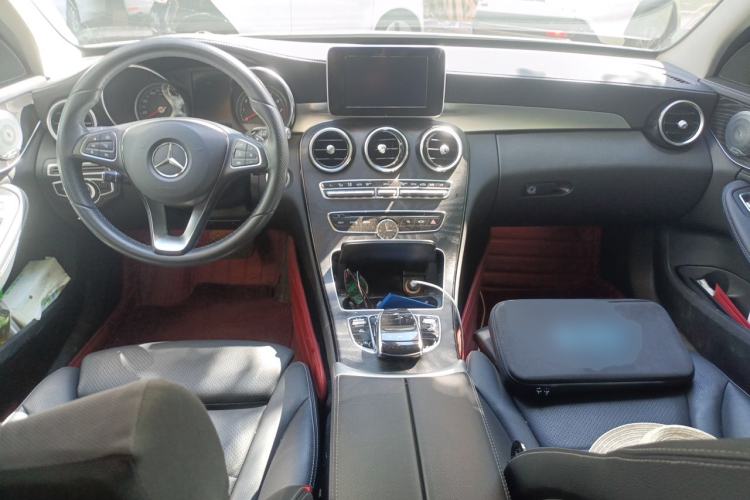 Used Mercedes-Benz C-Class 2018 C 180 L Dynamic Sports Edition Center Console