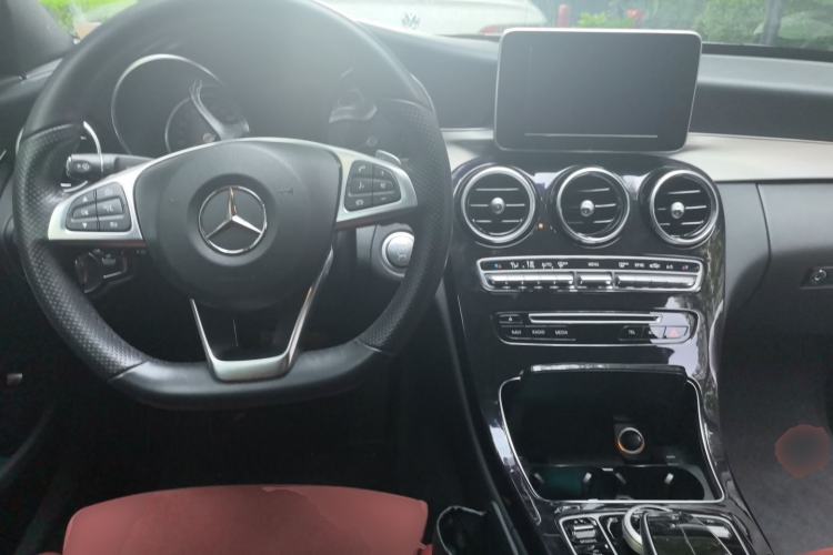 Used Mercedes-Benz C-Class 2018 C 200 Sport Edition Center Console