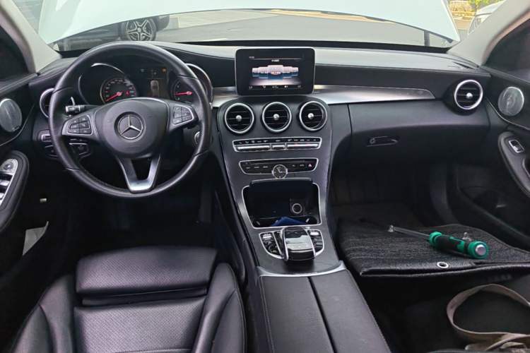 Used Mercedes-Benz C-Class 2018 C 200 L Sport Edition Center Console