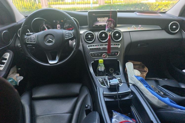 Used Mercedes-Benz C-Class 2018 C 200 L Sport Edition Center Console