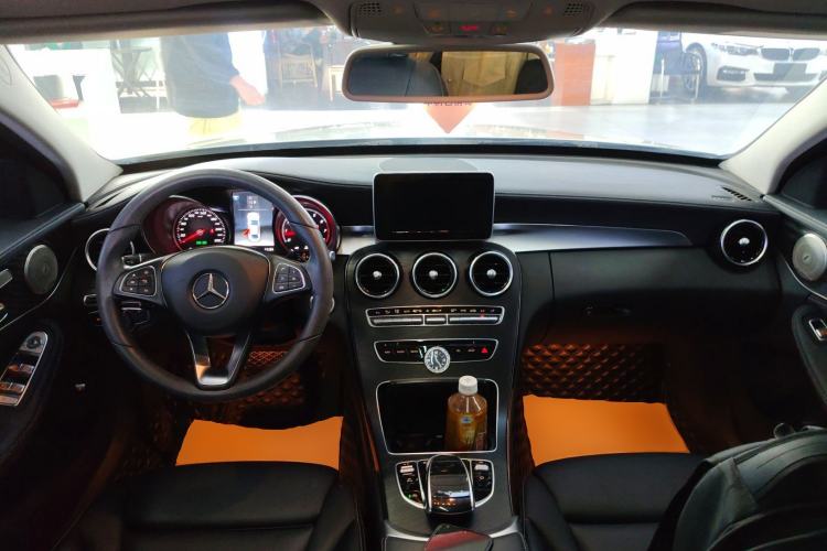 Used Mercedes-Benz C-Class 2018 C 200 L Sport Edition Center Console