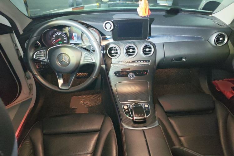 Used Mercedes-Benz C-Class 2018 C 200 Estate Center Console