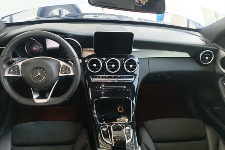 Used Mercedes-Benz C-Class 2018 C 200 Sport Edition Center Console
