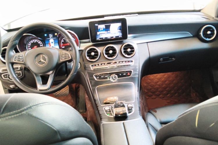 Used Mercedes-Benz C-Class 2018 C 200 L Sport Edition Center Console
