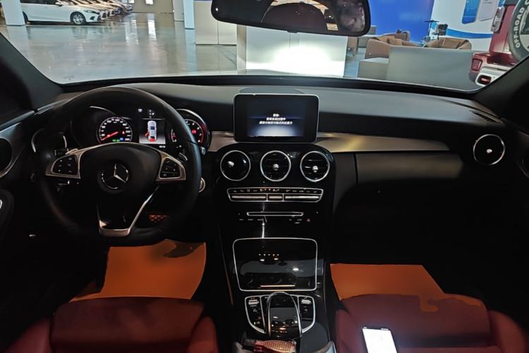 Used Mercedes-Benz C-Class 2018 C 200 Sport Edition Center Console
