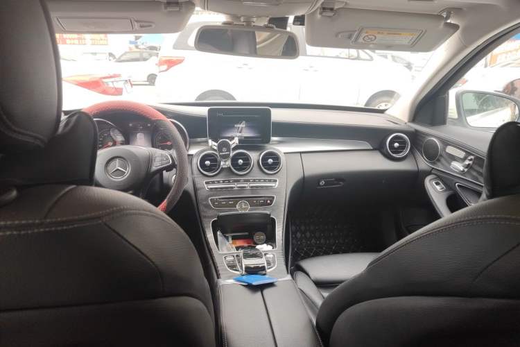 Used Mercedes-Benz C-Class 2018 C 200 L Sport Edition Center Console