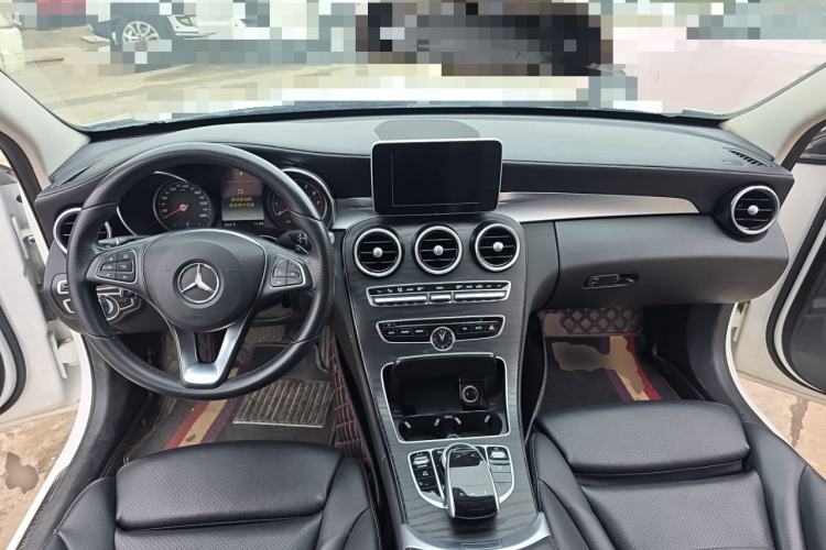 Used Mercedes-Benz C-Class 2018 C 180 L Dynamic Sports Edition Center Console