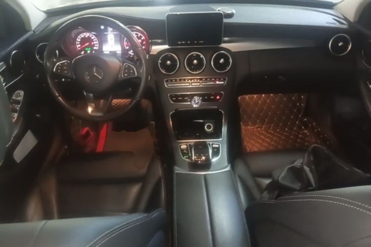 Used Mercedes-Benz C-Class 2018 C 200 L Sport Edition Center Console