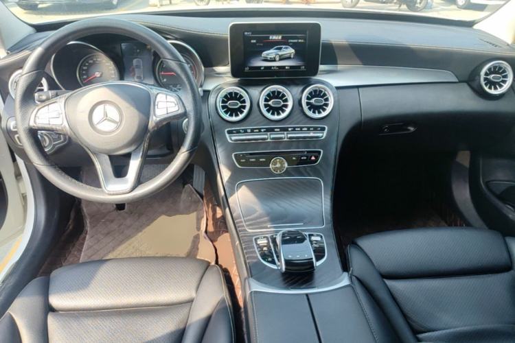 Used Mercedes-Benz C-Class 2018 C 200 L Sport Edition Center Console