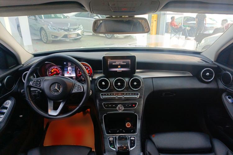 Used Mercedes-Benz C-Class 2018 C 200 L Sport Edition Center Console