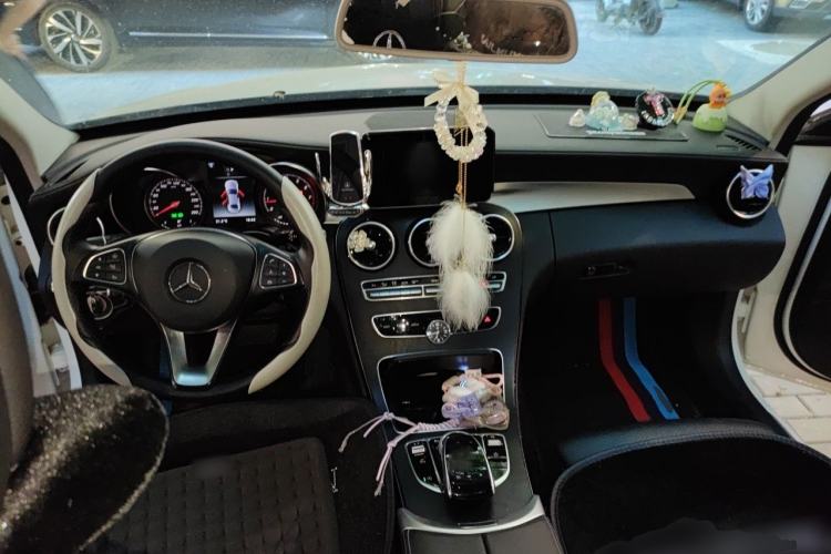 Used Mercedes-Benz C-Class 2018 C 200 L Sport Edition Center Console