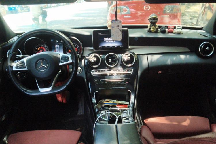 Used Mercedes-Benz C-Class 2018 C 200 Sport Edition Center Console