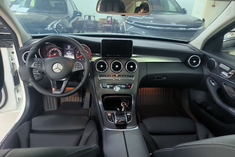 Used Mercedes-Benz C-Class 2018 C 200 L Sport Edition Center Console
