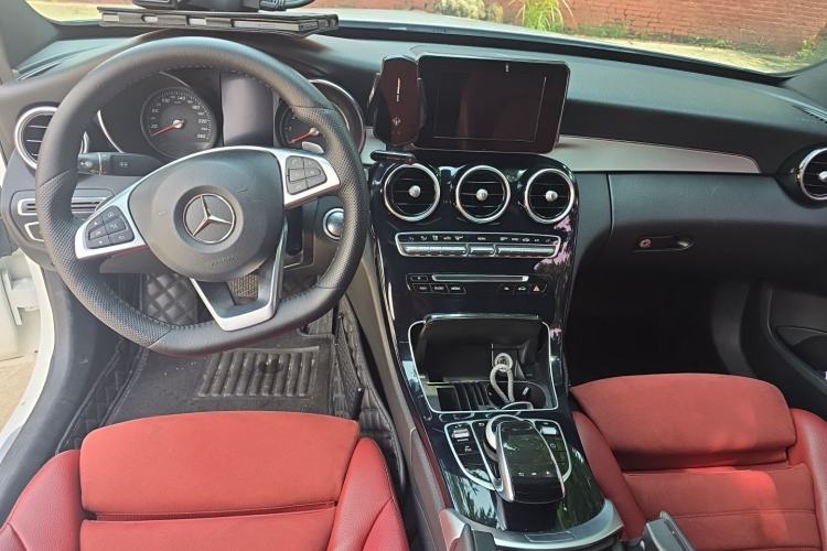 Used Mercedes-Benz C-Class 2018 C 200 Sport Edition Center Console