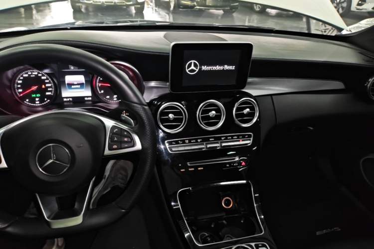 Used Mercedes-Benz C-Class 2018 C 200 Coupe Center Console