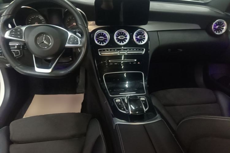 Used Mercedes-Benz C-Class 2018 C 200 Sport Edition Center Console