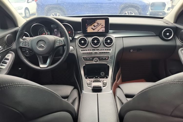 Used Mercedes-Benz C-Class 2018 C 180 L Dynamic Sports Edition Center Console