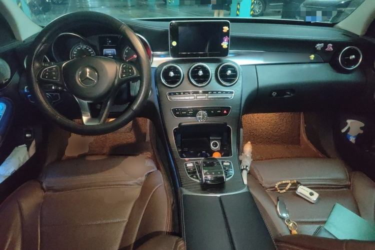 Used Mercedes-Benz C-Class 2018 C 200 L Sport Edition Center Console