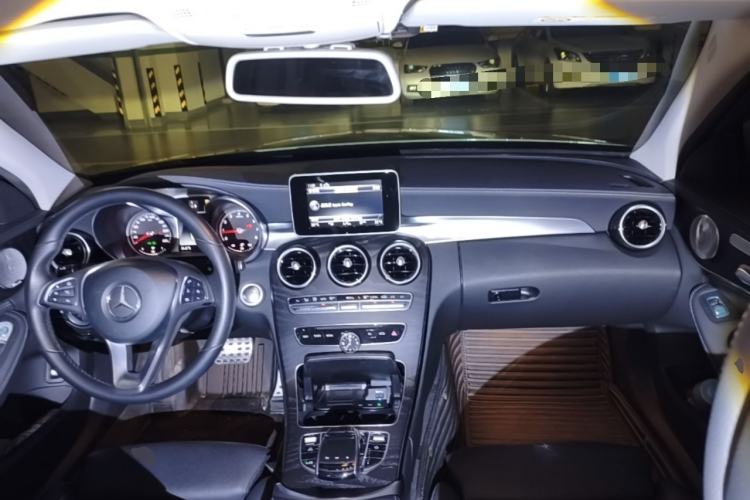 Used Mercedes-Benz C-Class 2018 C 200 L Sport Edition Center Console
