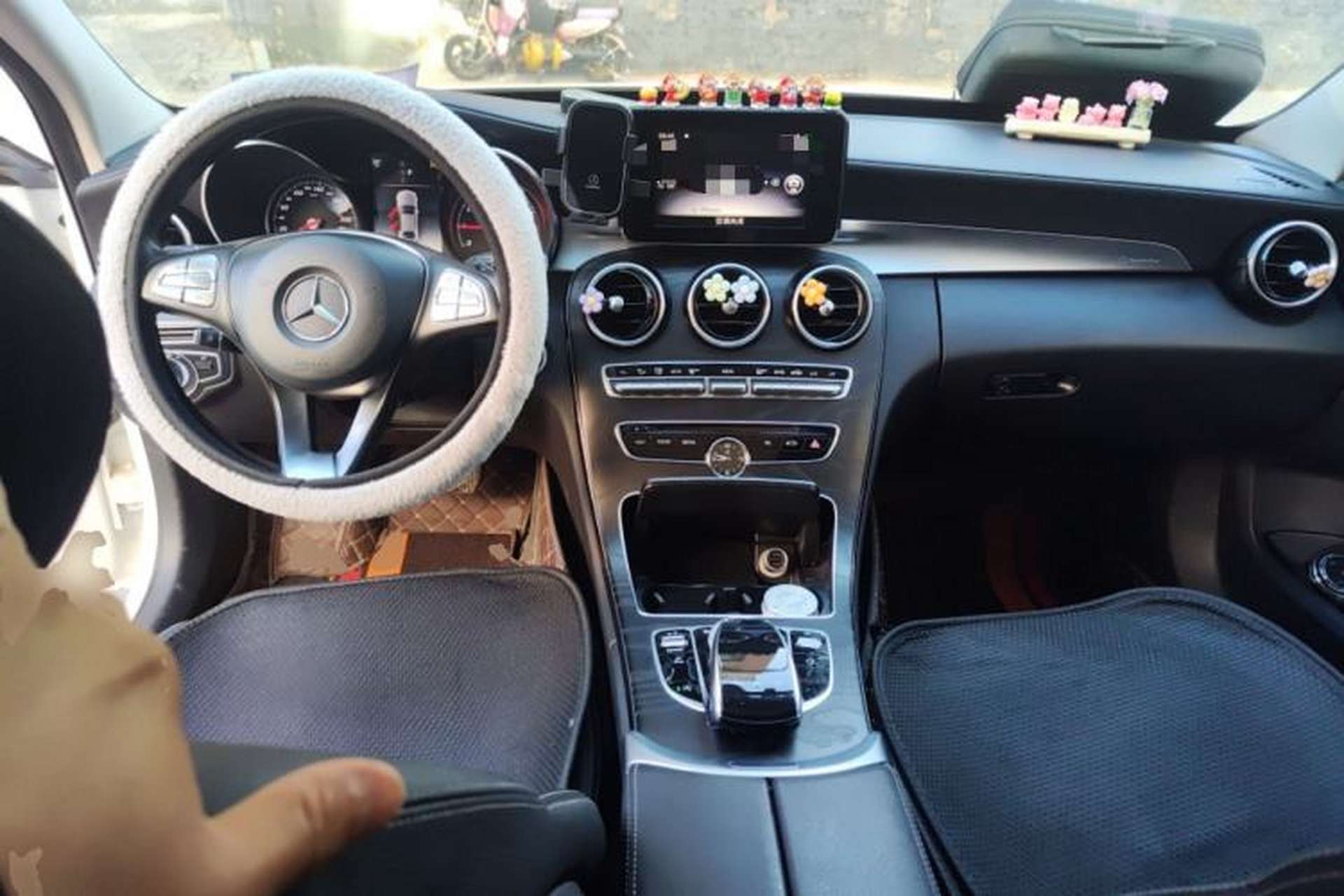 Used Mercedes-Benz C-Class 2018 C 200 L Sport Edition Center Console