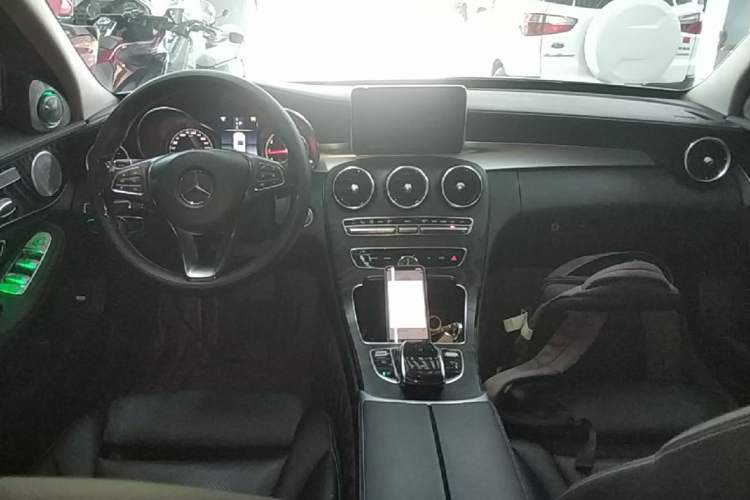 Used Mercedes-Benz C-Class 2018 C 200 L Sport Edition Center Console