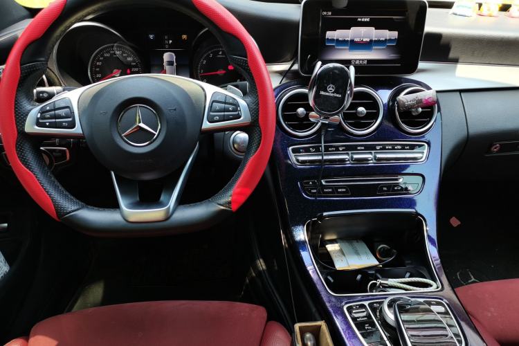 Used Mercedes-Benz C-Class 2018 C 200 Sport Edition Center Console