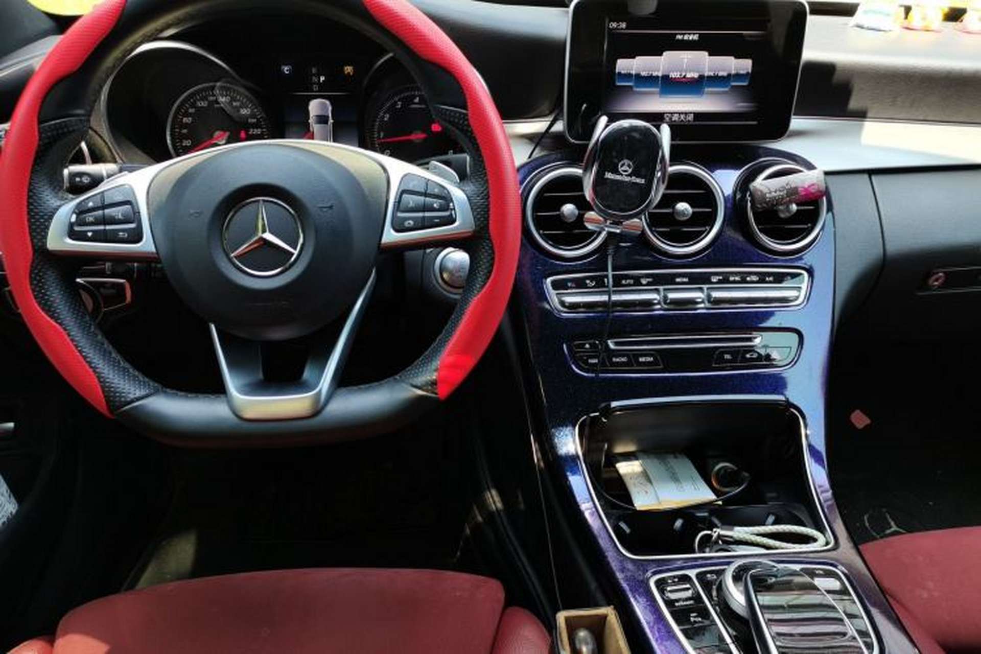 Used Mercedes-Benz C-Class 2018 C 200 Sport Edition Center Console