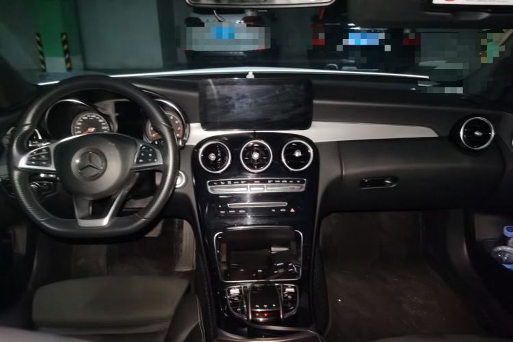 Used Mercedes-Benz C-Class 2018 C 200 Sport Edition Center Console